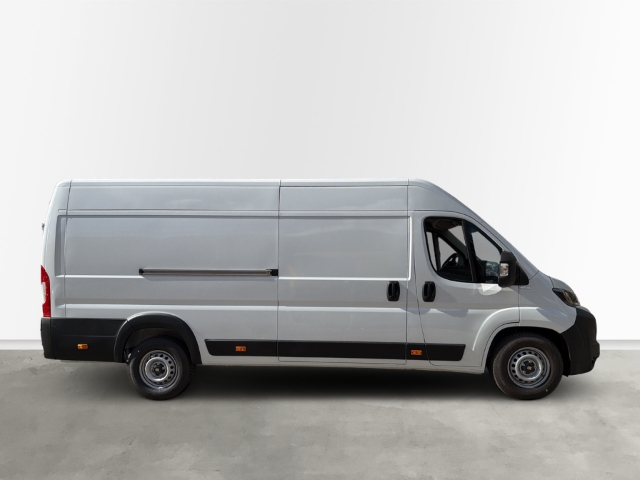 Fahrzeugabbildung Fiat Ducato H2 Kastenwagen 35 L4H2 180 Multijet Maxi Hochdach verblecht - mit KI generiert/bearbeitet