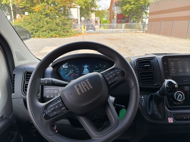 Fahrzeugabbildung Fiat Ducato H2 Kastenwagen 35 L4H2 180 Multijet Maxi Hochdach verblecht - mit KI generiert/bearbeitet
