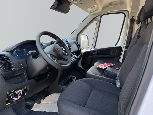 Fahrzeugabbildung Fiat Ducato H2 Kastenwagen 35 L4H2 180 Multijet Maxi Hochdach verblecht - mit KI generiert/bearbeitet