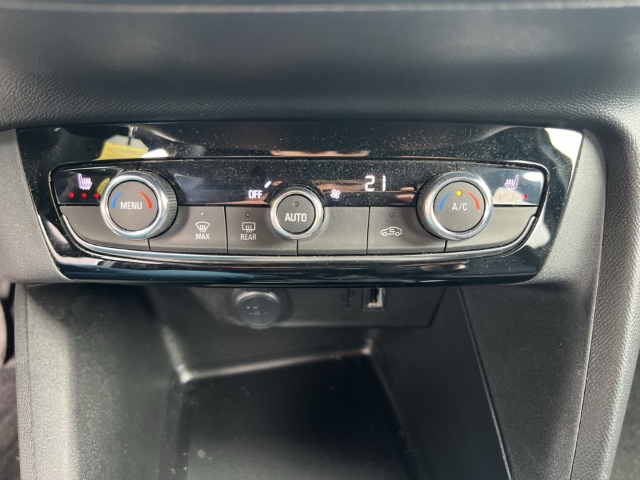 Fahrzeugabbildung Opel Corsa Elegance Panorama Navi LED ACC Apple CarPlay Android Auto Klimaautom Musikstreaming