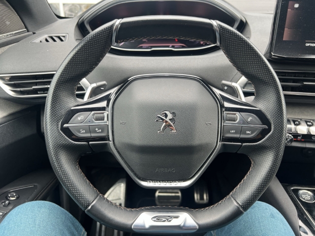 Fahrzeugabbildung Peugeot 3008 GT Navi Digitales Cockpit Soundsystem LED ACC El. Heckklappe 2-Zonen-Klimaautom - mit KI generiert/bearbeitet