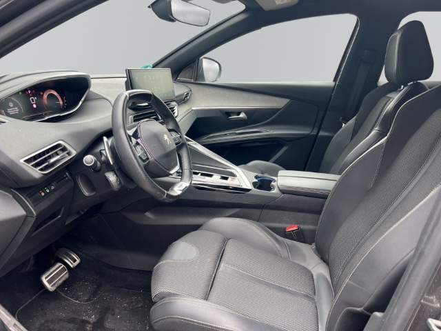Fahrzeugabbildung Peugeot 3008 GT Navi Digitales Cockpit Soundsystem LED ACC El. Heckklappe 2-Zonen-Klimaautom - mit KI generiert/bearbeitet