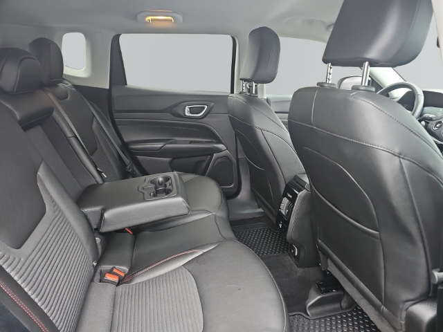 Fahrzeugabbildung Jeep Compass High Altitude Mild-Hybrid FWD, 130 PS, Automatik, RFK,SHZ