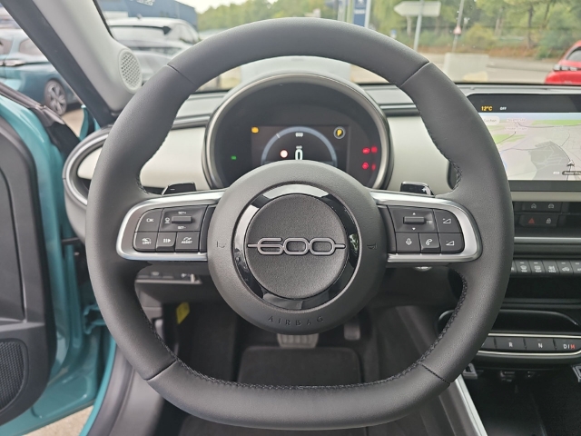 Fahrzeugabbildung Fiat 600 Hybrid La Prima, Leder, SHZ, Navi, RFK 145 PS