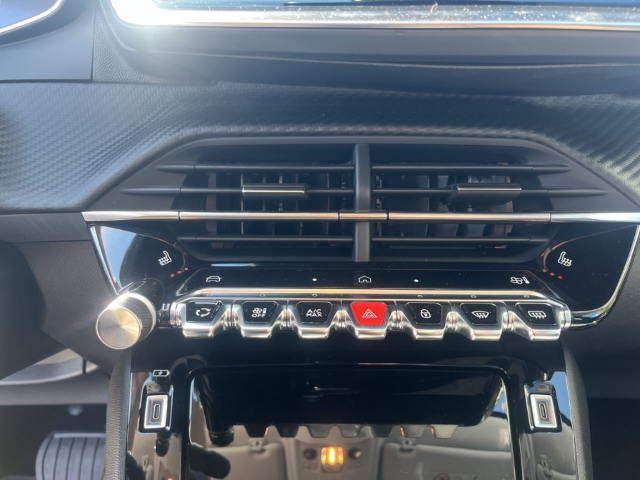 Fahrzeugabbildung Peugeot 208 Hybrid Allure 360 Kamera LED Klimaautom Fahrerprofil DAB SHZ Keyless Totwinkelassistent