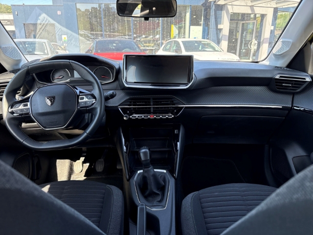 Fahrzeugabbildung Peugeot 208 Active Fahrerprofil DAB SHZ Keyless Spurhalteass. Verkehrszeichenerk. Notbremsass.