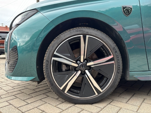 Fahrzeugabbildung Peugeot 308 SW GT Navi LED Blendfreies Fernl. Kurvenlicht 2-Zonen-Klimaautom DAB Ambientebeleuchtung