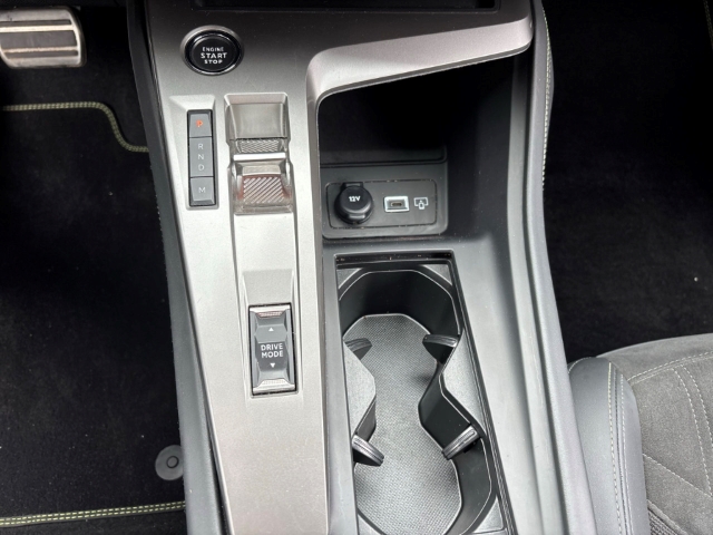 Fahrzeugabbildung Peugeot 308 SW GT Navi LED Blendfreies Fernl. Kurvenlicht 2-Zonen-Klimaautom DAB Ambientebeleuchtung