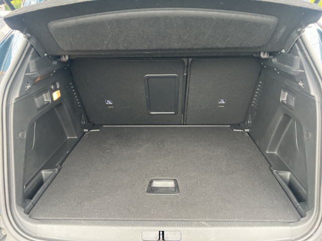 Fahrzeugabbildung Peugeot 3008 Allure Pack Navi Digitales Cockpit LED Apple CarPlay Android Auto 2-Zonen-Klimaautom