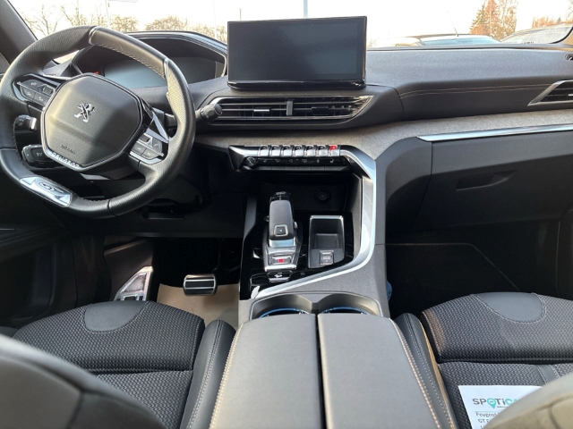 Fahrzeugabbildung Peugeot 3008 GT El. Panodach Navi Digitales Cockpit Soundsystem LED ACC El. Heckklappe 2-Zonen-Klimaautom