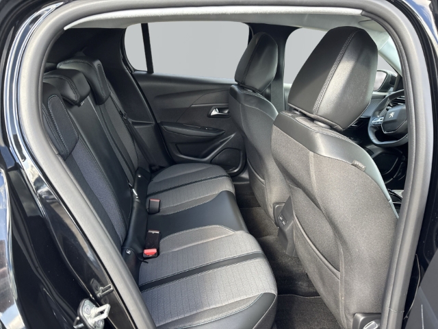 Fahrzeugabbildung Peugeot 208 Allure Pack Navi LED Klimaautom Fahrerprofil DAB SHZ Spurhalteass. Verkehrszeichenerk.