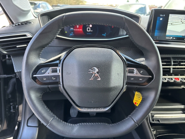 Fahrzeugabbildung Peugeot 208 Allure Pack Navi LED Klimaautom Fahrerprofil DAB SHZ Spurhalteass. Verkehrszeichenerk.