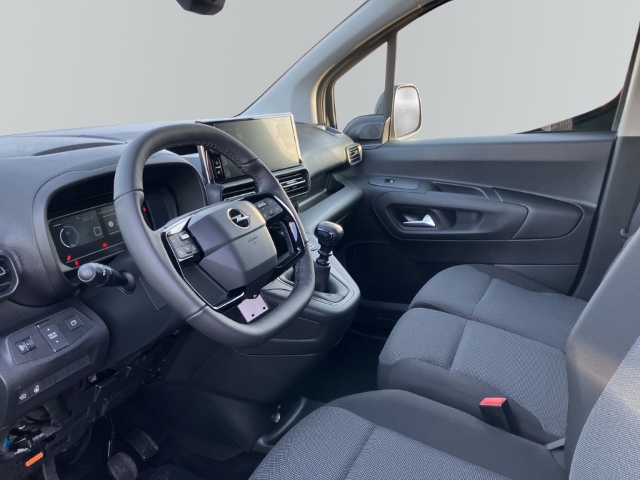 Fahrzeugabbildung Opel Combo Cargo Schlechtwege-Paket Vorber. AHK Holz Boden & Wände LED Musikstreaming DAB