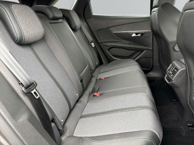 Fahrzeugabbildung Peugeot 3008 Allure Pack AHK Navi Digitales Cockpit LED 2-Zonen-Klimaautom DAB SHZ