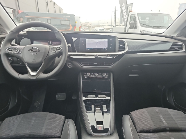 Fahrzeugabbildung Opel Grandland GS Line 1.2 Turbo Navi 360 Kamera LED El. Heckklappe Apple CarPlay Android Auto