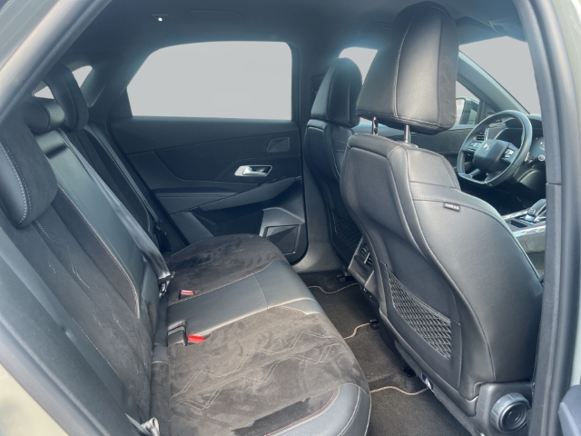 Fahrzeugabbildung DS Automobiles DS7 Performance Line AHK Digitales Cockpit LED Ambientebeleuchtung SHZ Totwinkelassistent