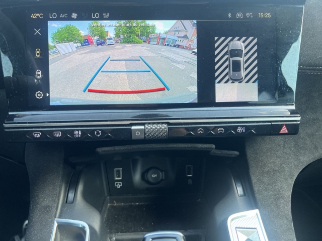 Fahrzeugabbildung DS Automobiles DS7 Performance Line AHK Digitales Cockpit LED Ambientebeleuchtung SHZ Totwinkelassistent