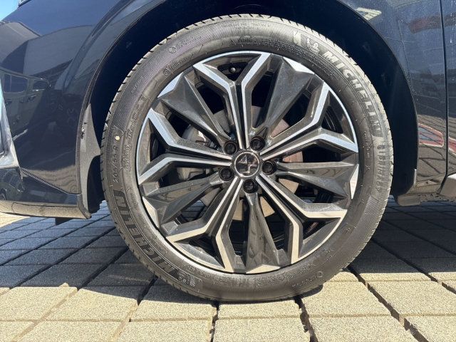 Fahrzeugabbildung DS Automobiles DS4 Etoile Alcantara 1.2 Mild-Hybrid 136 EU6e