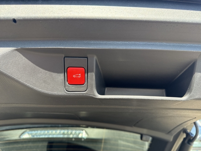 Fahrzeugabbildung DS Automobiles DS4 Etoile Alcantara 1.2 Mild-Hybrid 136 EU6e