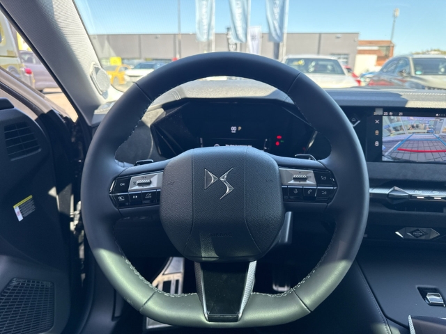 Fahrzeugabbildung DS Automobiles DS4 Etoile Alcantara 1.2 Mild-Hybrid 136 EU6e
