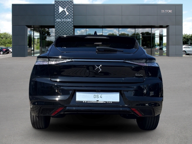 Fahrzeugabbildung DS Automobiles DS4 Etoile Alcantara 1.2 Mild-Hybrid 136 EU6e