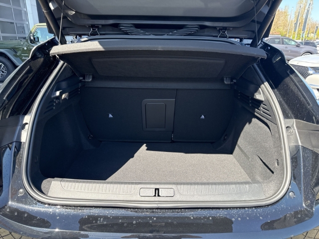 Fahrzeugabbildung DS Automobiles DS4 Etoile Alcantara 1.2 Mild-Hybrid 136 EU6e