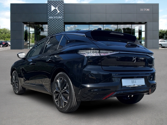 Fahrzeugabbildung DS Automobiles DS4 Etoile Alcantara 1.2 Mild-Hybrid 136 EU6e