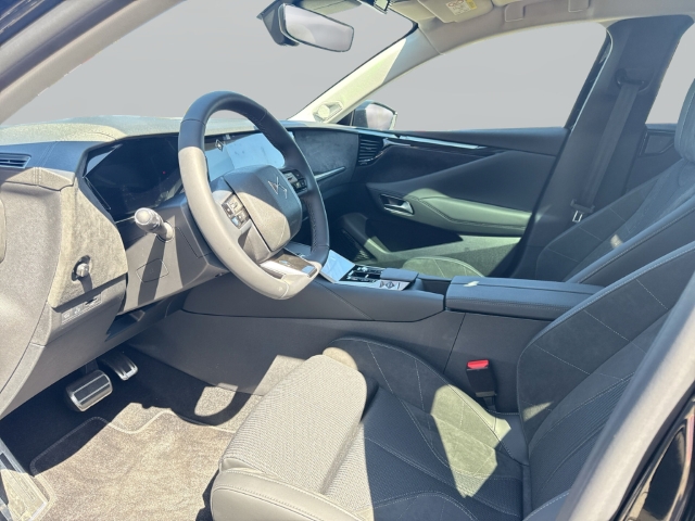 Fahrzeugabbildung DS Automobiles DS4 Etoile Alcantara 1.2 Mild-Hybrid 136 EU6e