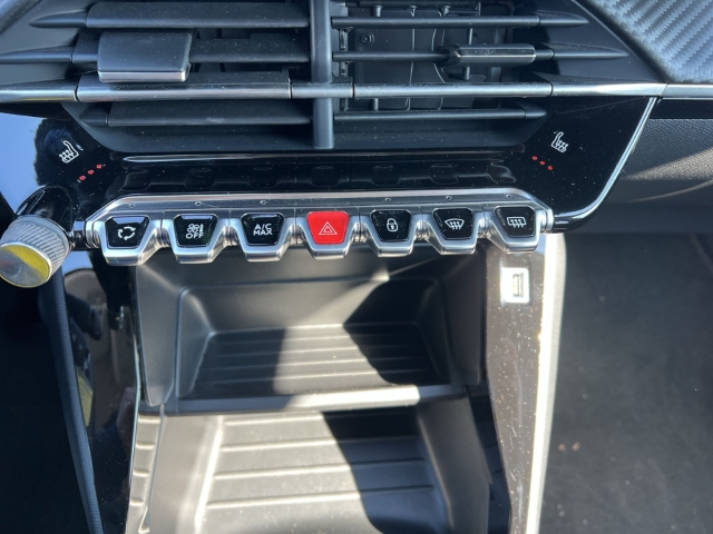 Fahrzeugabbildung Peugeot 208 Active Pack DAB SHZ Spurhalteass. Verkehrszeichenerk. Notbremsass. Temp Tel.-Vorb.