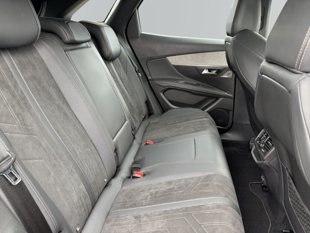 Fahrzeugabbildung Peugeot 3008 Hybrid4 300 GT Pack Navi Digitales Cockpit Soundsystem Nachtsichtass. 360 Kamera