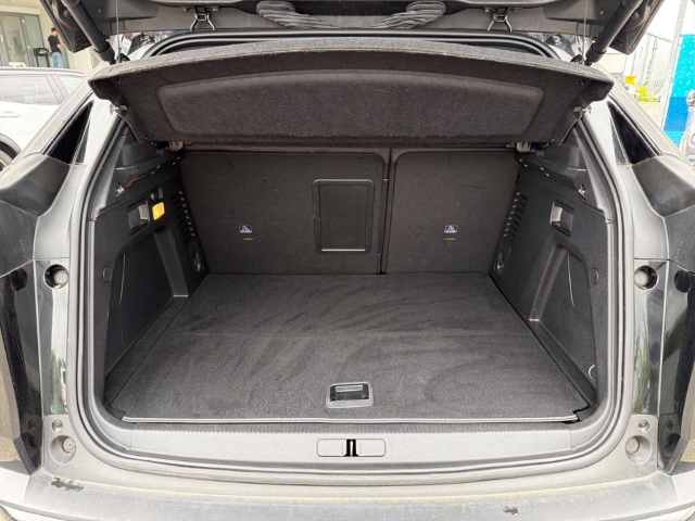 Fahrzeugabbildung Peugeot 3008 Hybrid4 300 GT Pack Navi Digitales Cockpit Soundsystem Nachtsichtass. 360 Kamera