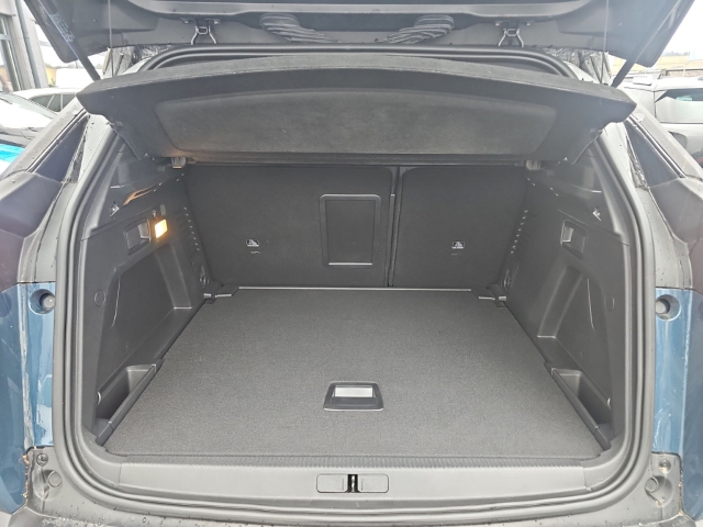 Fahrzeugabbildung Peugeot 3008 GT El. Panodach Navi Digitales Cockpit LED ACC 2-Zonen-Klimaautom Fahrerprofil