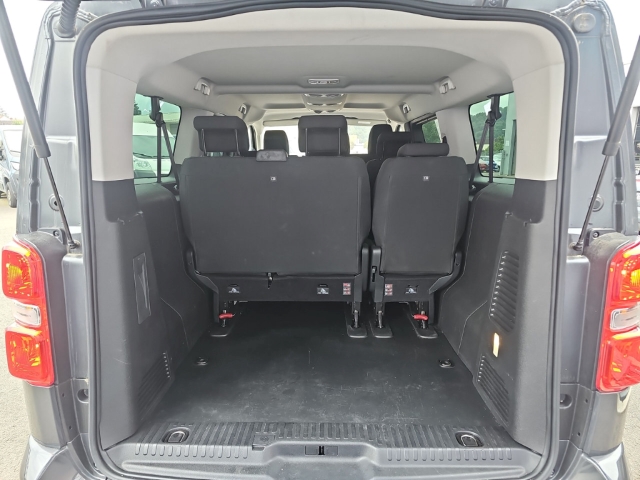 Fahrzeugabbildung Citroen Spacetourer Plus XL Navi Digitales Cockpit Soundsystem LED Apple CarPlay Android Auto