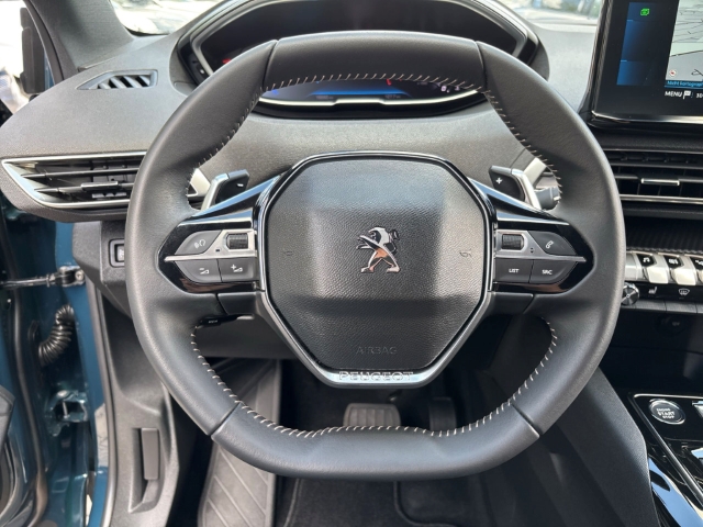Fahrzeugabbildung Peugeot 3008 Allure Pack Navi Digitales Cockpit LED ACC El. Heckklappe 2-Zonen-Klimaautom