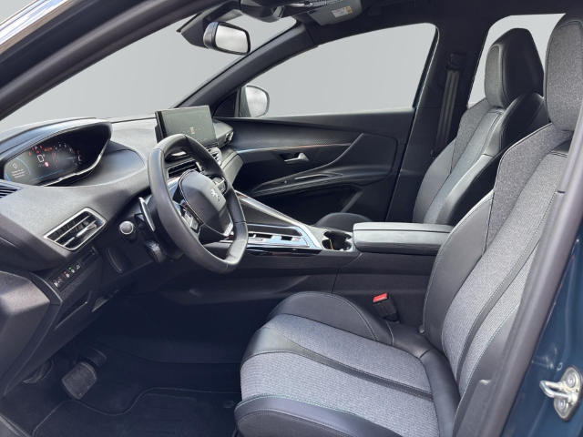 Fahrzeugabbildung Peugeot 3008 Allure Pack Navi Digitales Cockpit LED ACC El. Heckklappe 2-Zonen-Klimaautom