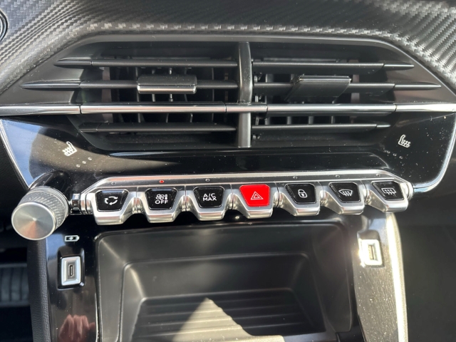 Fahrzeugabbildung Peugeot 208 Elektro Active Pack OBC 11kW LED DAB SHZ Spurhalteass. Verkehrszeichenerk. Notbremsass.