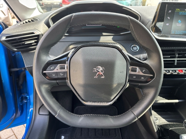 Fahrzeugabbildung Peugeot 208 Elektro Active Pack OBC 11kW LED DAB SHZ Spurhalteass. Verkehrszeichenerk. Notbremsass.