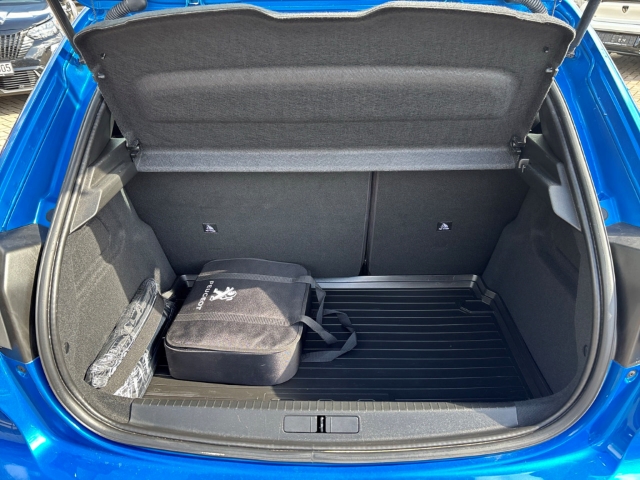 Fahrzeugabbildung Peugeot 208 Elektro Active Pack OBC 11kW LED DAB SHZ Spurhalteass. Verkehrszeichenerk. Notbremsass.