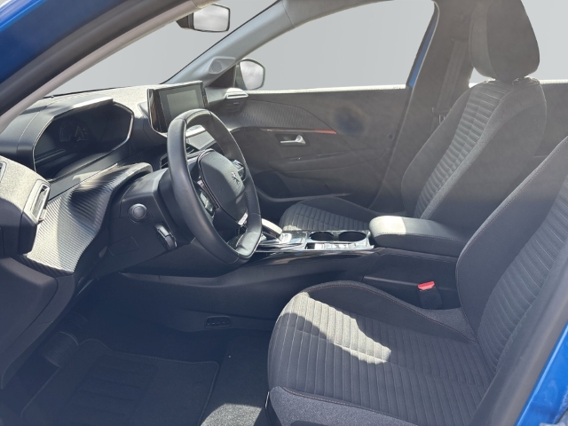 Fahrzeugabbildung Peugeot 208 Elektro Active Pack OBC 11kW LED DAB SHZ Spurhalteass. Verkehrszeichenerk. Notbremsass.