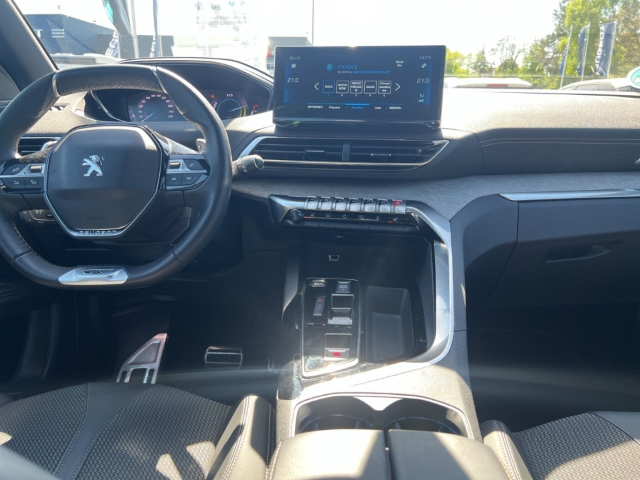 Fahrzeugabbildung Peugeot 3008 Hybrid 136 GT Navi Digitales Cockpit Soundsystem LED ACC El. Heckklappe 2-Zonen-Klimaautom