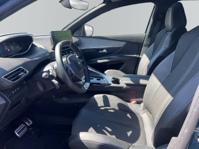 Fahrzeugabbildung Peugeot 3008 Hybrid 136 GT Navi Digitales Cockpit Soundsystem LED ACC El. Heckklappe 2-Zonen-Klimaautom