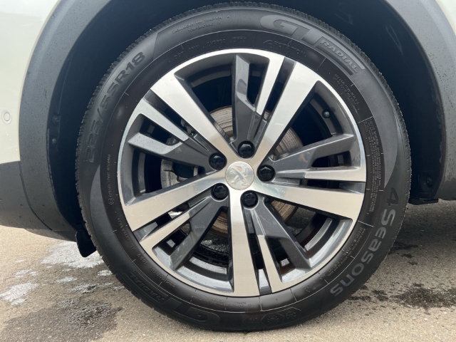 Fahrzeugabbildung Peugeot 3008 Allure Pack Navi Digitales Cockpit 360 Kamera LED El. Heckklappe 2-Zonen-Klimaautom
