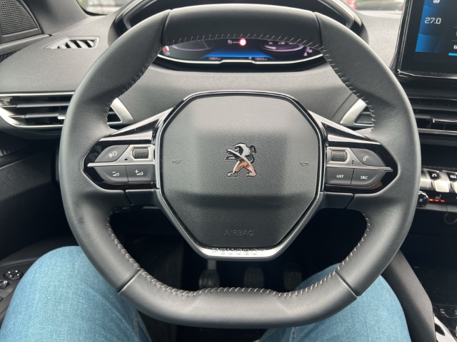 Fahrzeugabbildung Peugeot 3008 Allure Pack Navi Digitales Cockpit 360 Kamera LED El. Heckklappe 2-Zonen-Klimaautom
