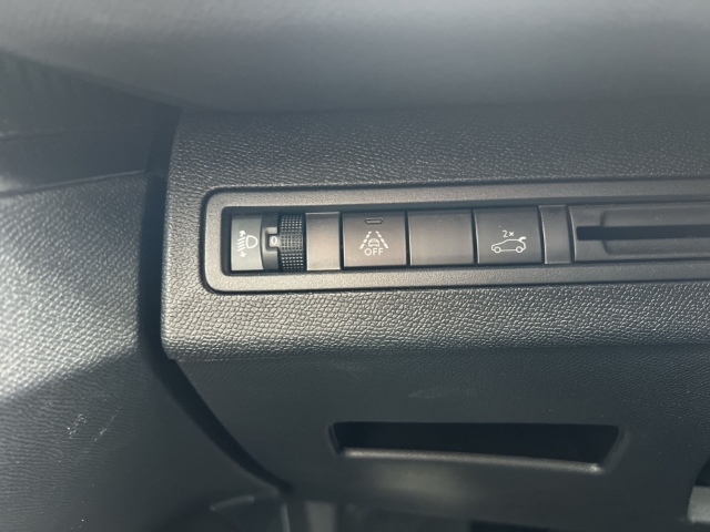 Fahrzeugabbildung Peugeot 3008 Allure Pack Navi Digitales Cockpit 360 Kamera LED El. Heckklappe 2-Zonen-Klimaautom