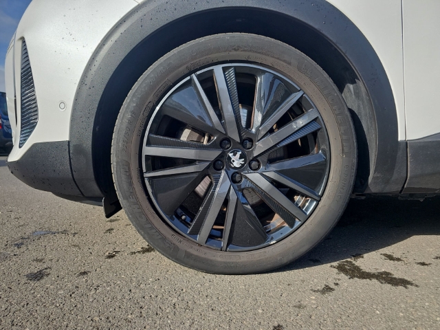 Fahrzeugabbildung Peugeot 3008 GT Hybrid4 300 AHK El. Panodach Navi Leder Digitales Cockpit