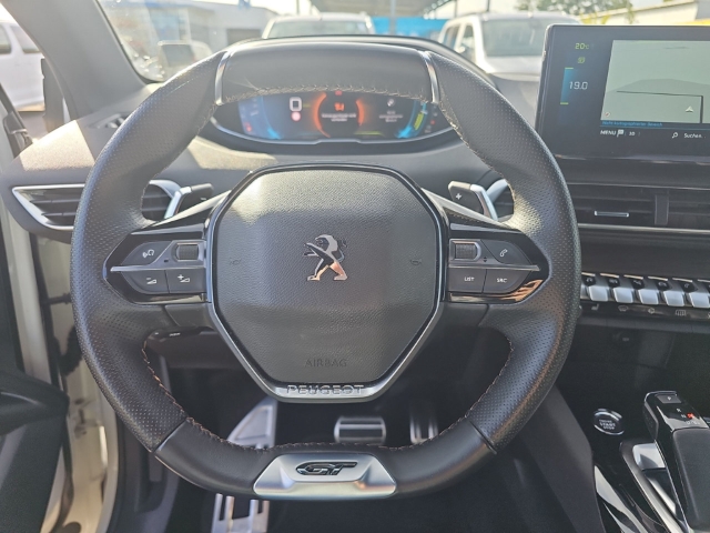 Fahrzeugabbildung Peugeot 3008 GT Hybrid4 300 AHK El. Panodach Navi Leder Digitales Cockpit