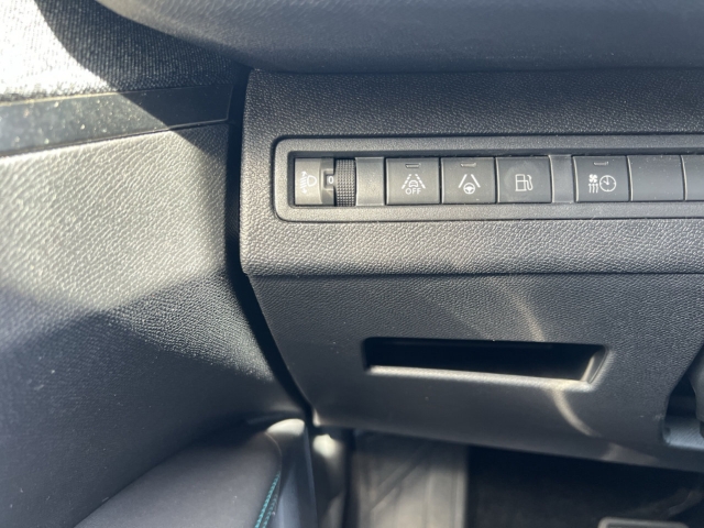 Fahrzeugabbildung Peugeot 3008 Allure Pack PHEV 7,4 kW OBC Navi Digitales Cockpit 360 Kamera LED ACC 2-Zonen-Klimaautom