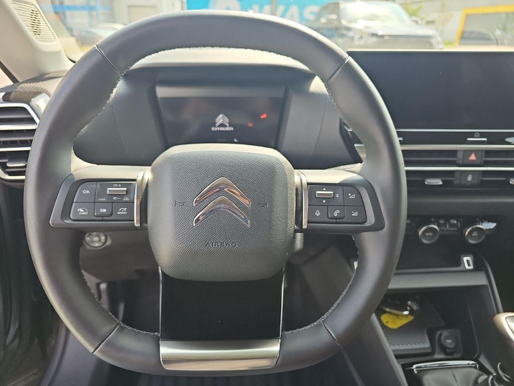 Fahrzeugabbildung Citroën C4 Shine 1.2 PureTech EU6d