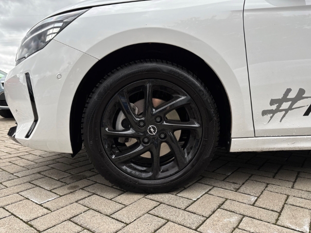 Fahrzeugabbildung Opel Corsa F 1.2 Turbo Sitzheizung Allwetter TECH Paket Apple CarPlay Android Auto