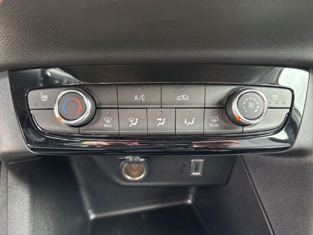 Fahrzeugabbildung Opel Corsa F 1.2 Turbo Sitzheizung Allwetter TECH Paket Apple CarPlay Android Auto